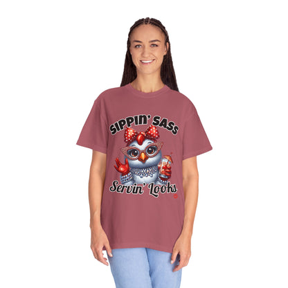 Sippin’ Sass, Servin’ Looks – Funny Retro Chicken Graphic Tee