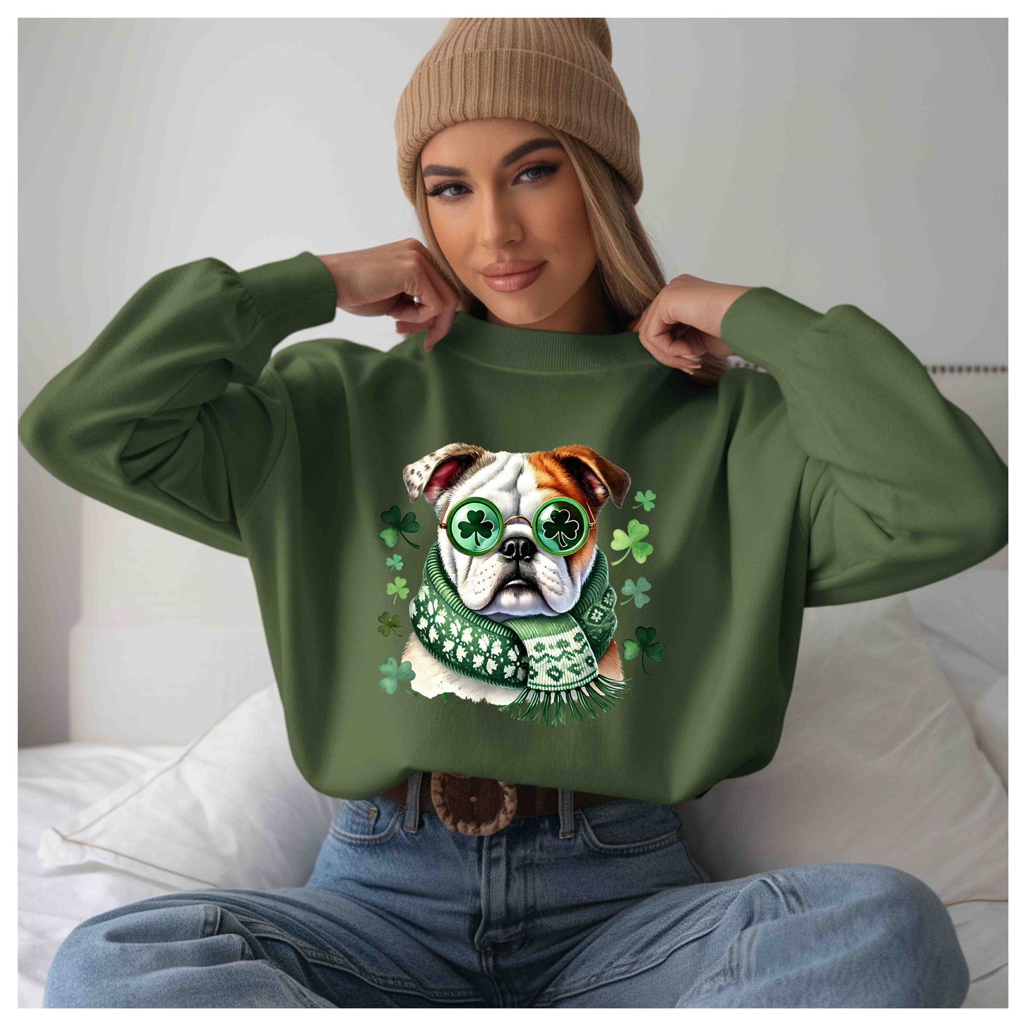 St. Patrick's Day Bulldog Sweatshirt - Unisex Heavy Blend™ Crewneck